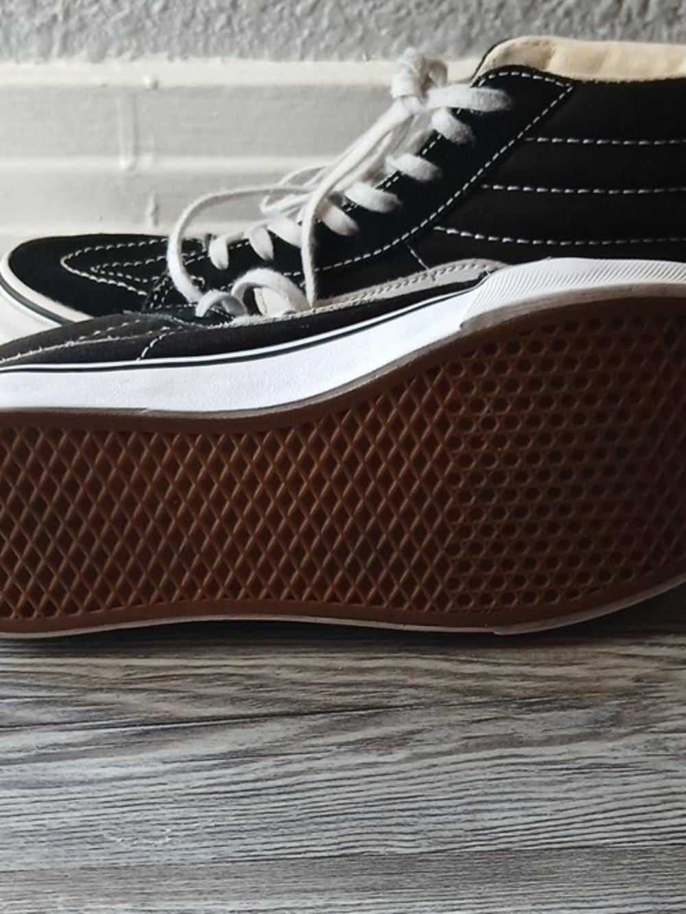 Vans Sk8-Hi Black & White Classic High-Top Sneakers - Picture 3 of 4